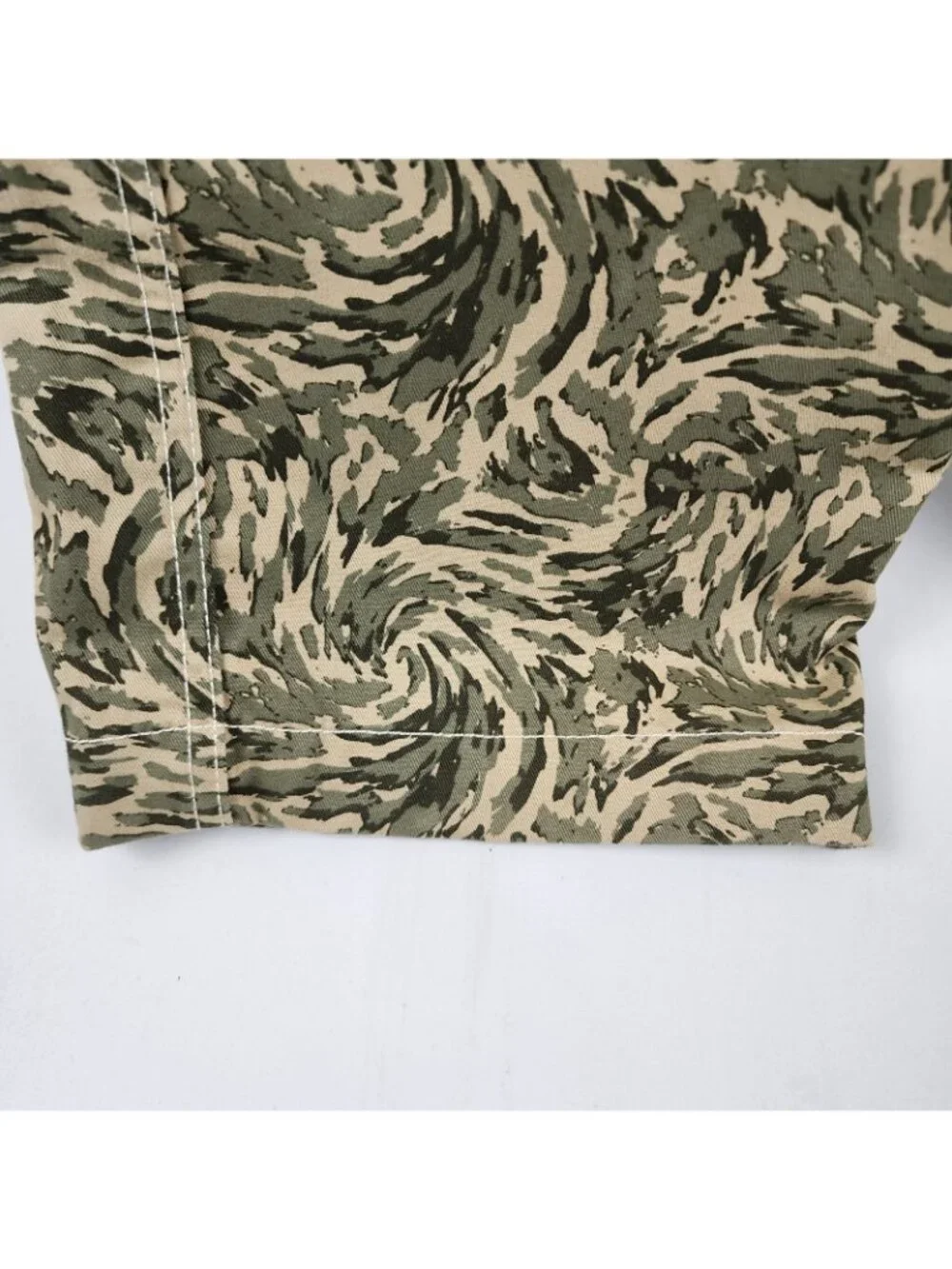 True Religion Jeans Mens 31x32 Multi Abstract Camo Cargo Denim NWT